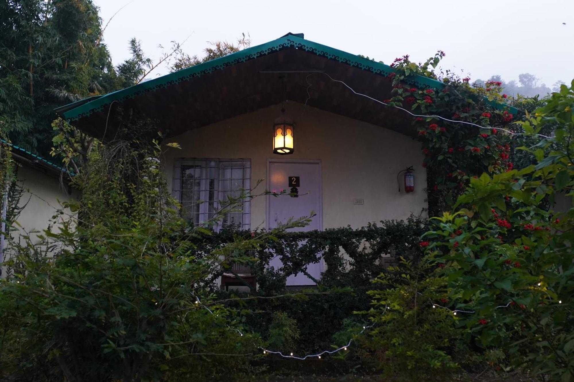 Shoolin Jungle Resort Ришикеш Экстерьер фото